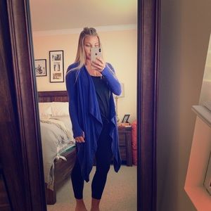 BEAUTIFUL LULULEMON SWEATER